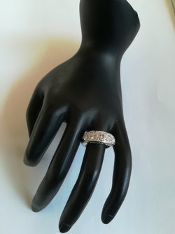Bague Ancienne Jarretière en or blanc et diamants