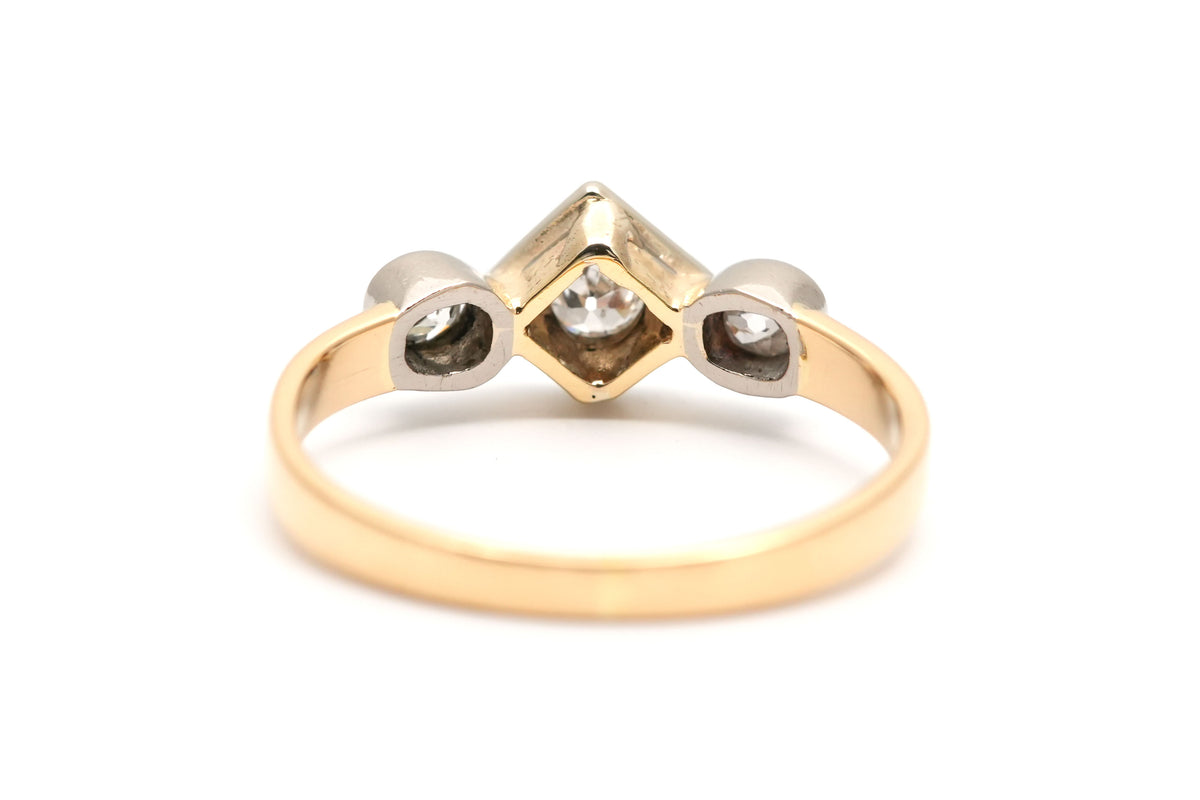 Bague Trilogie en or blanc, or jaune et diamants