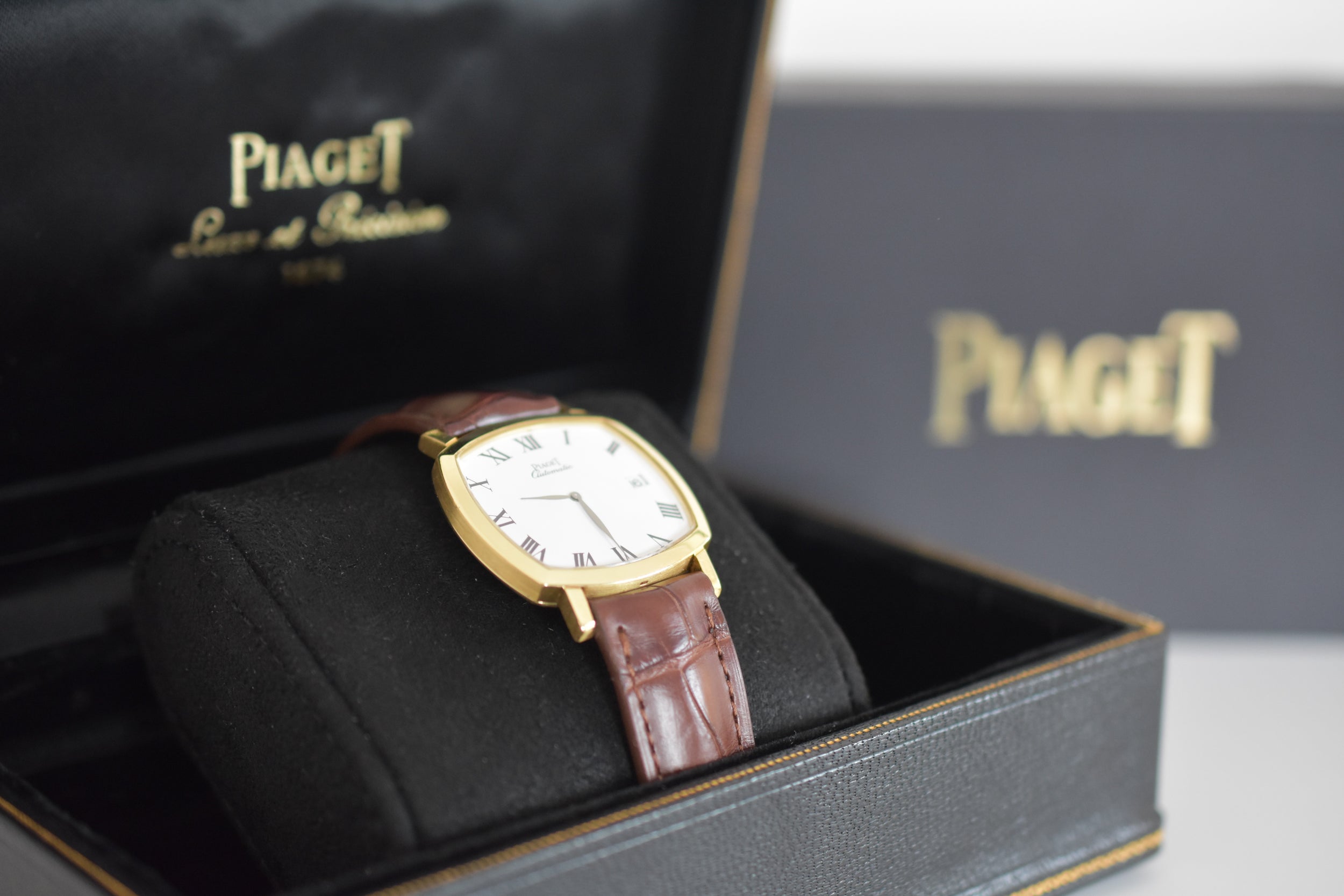 Montre PIAGET Coussin automatique en or jaune