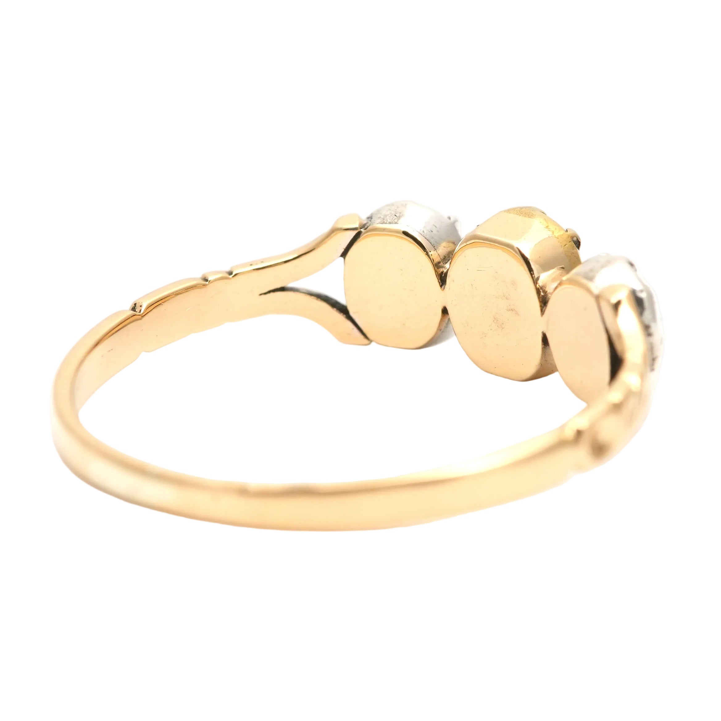 Bague Trilogie en or jaune, rubis et diamants