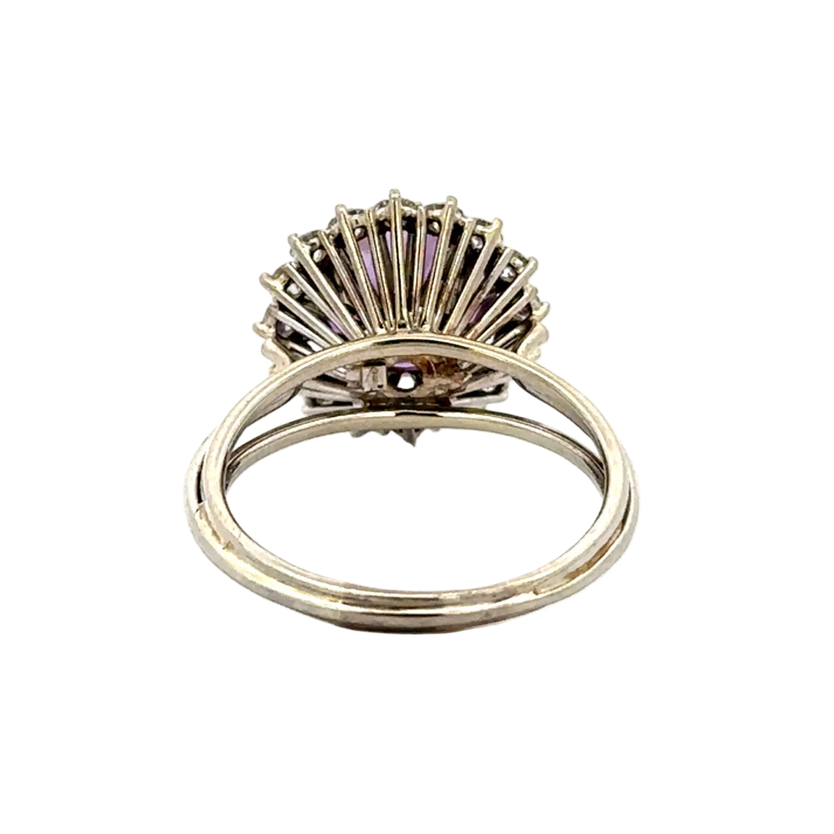 Bague Entourage en or blanc, améthyste et diamants