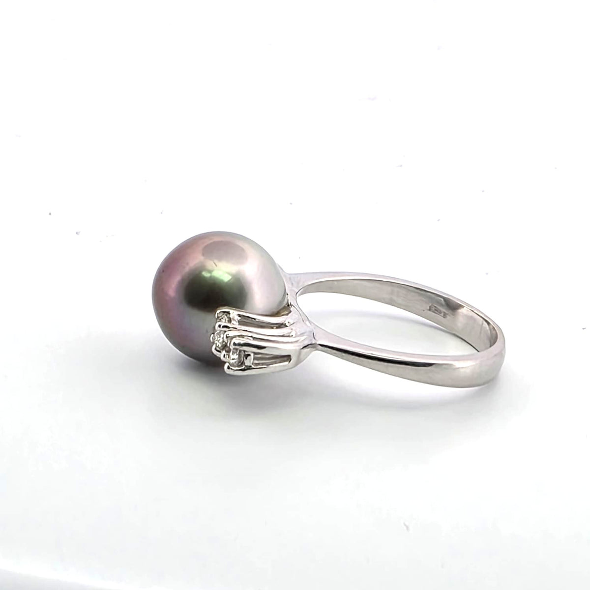 Bague Solitaire en or blanc, perle et diamants