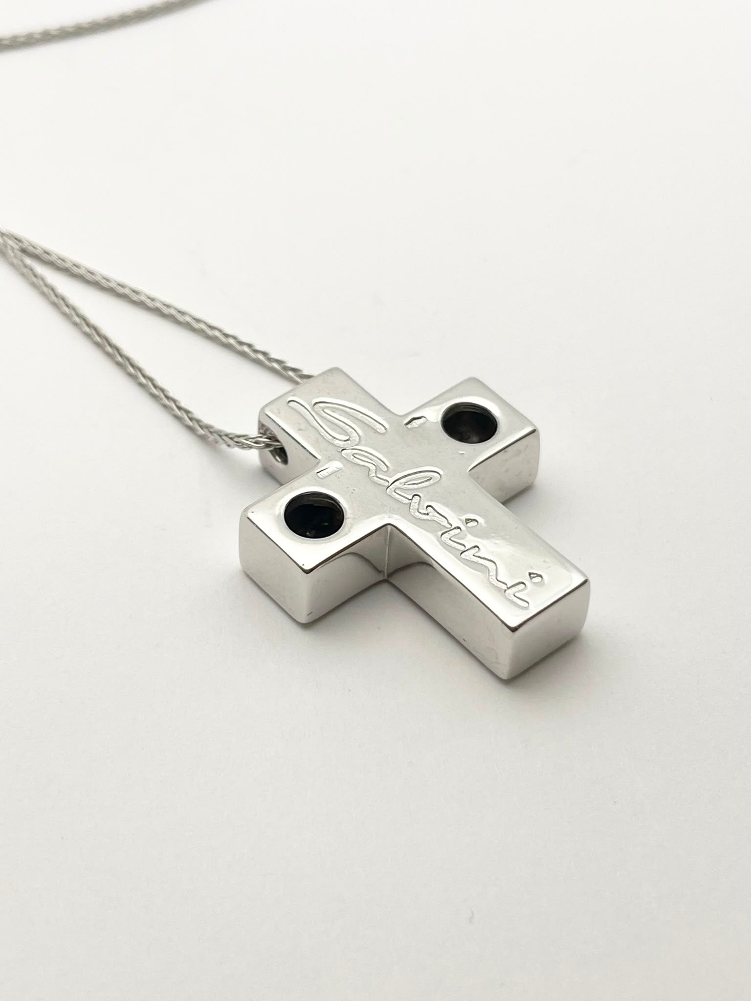 Collier Pendentif SALVINI en or blanc et diamants
