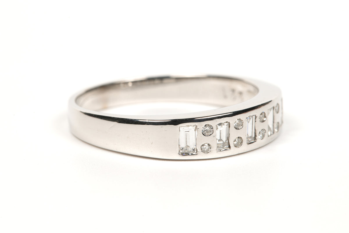 Bague Alliance en or blanc et diamants