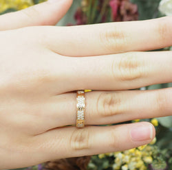 Bague Alliance CARTIER Love PM en or rose et diamants