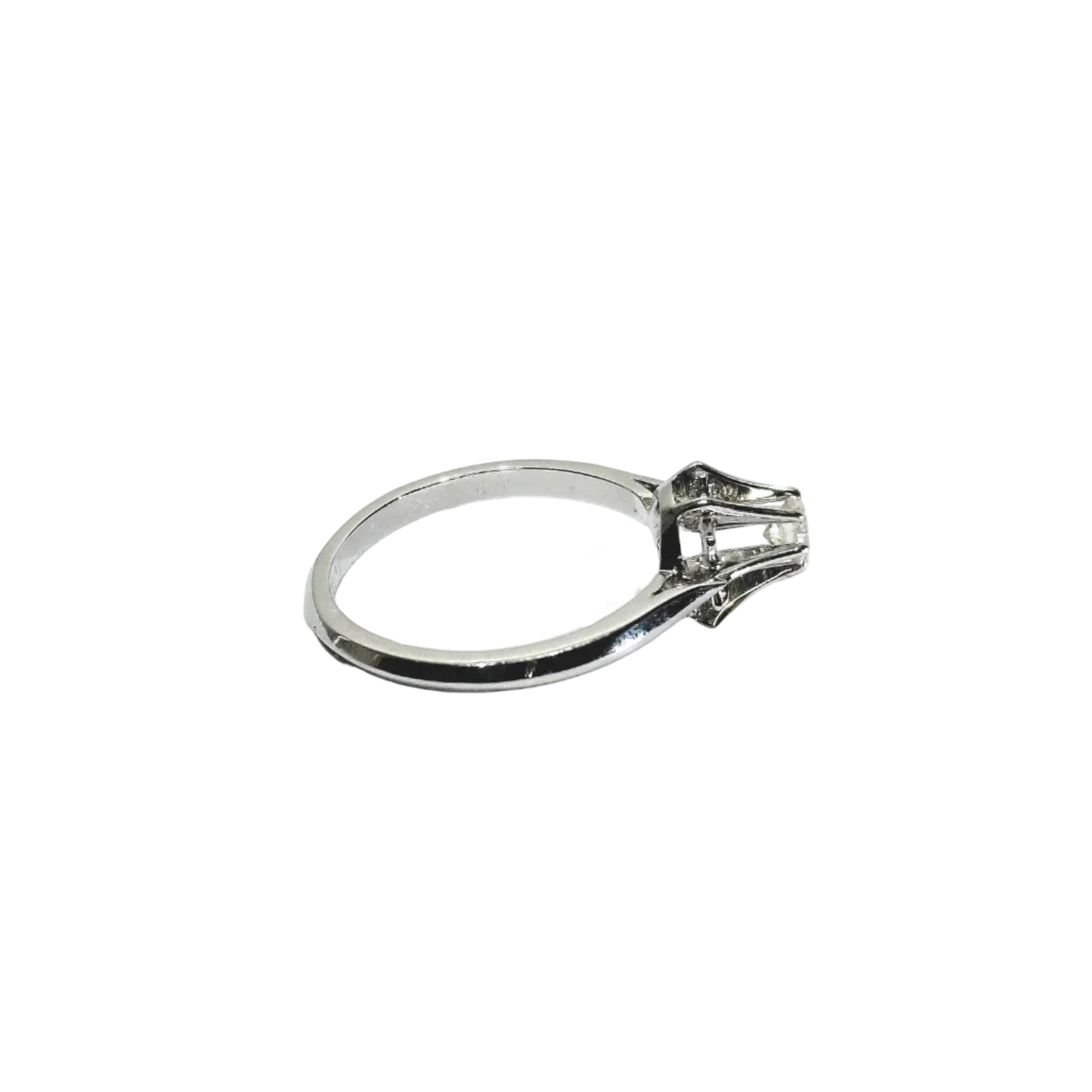 Bague Solitaire en or blanc et diamant