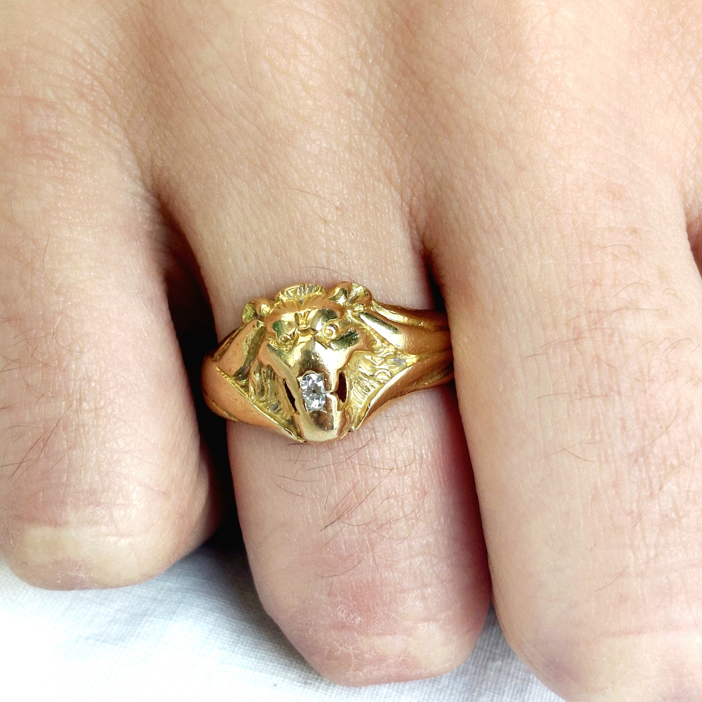 Bague en or jaune et diamants