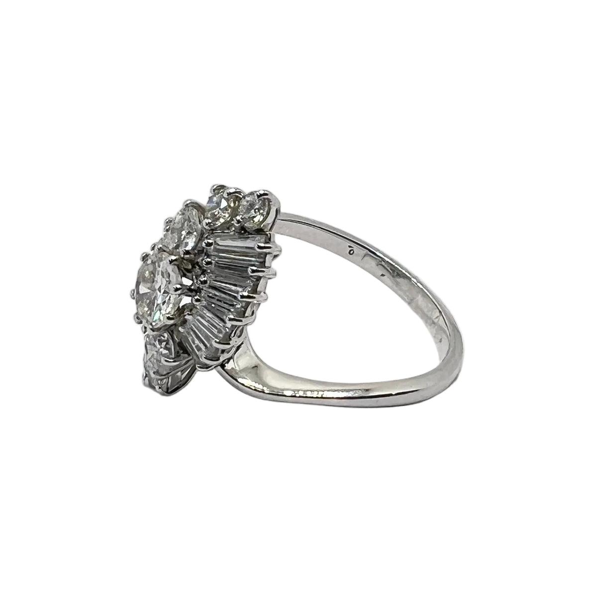 Bague en or blanc et diamants
