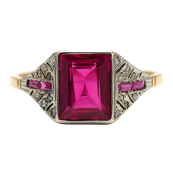 Bague Art Déco en or blanc, or jaune, rubis et diamants