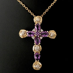 Pendentif Croix en or jaune, or blanc, améthystes, et diamants