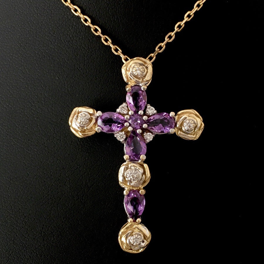 Pendentif Croix en or jaune, or blanc, améthystes, et diamants