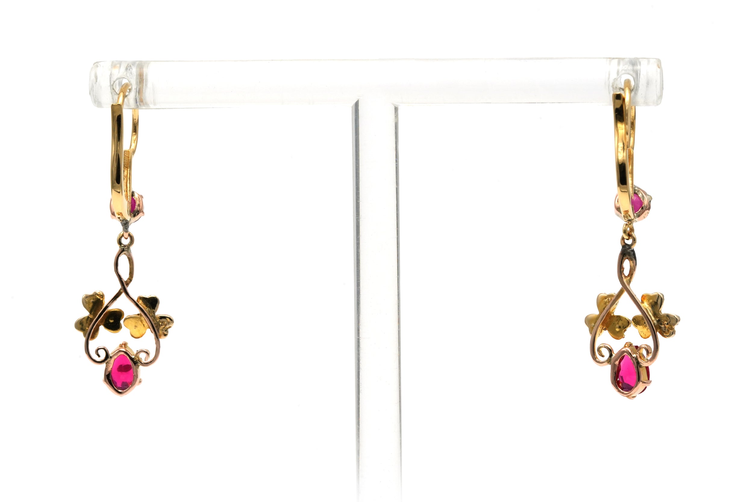 Boucles d'oreilles Dormeuses en or jaune, rubis et perles