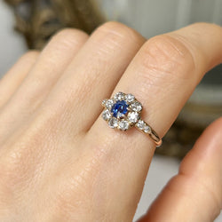 Bague Marguerite en or jaune, saphir, et diamants