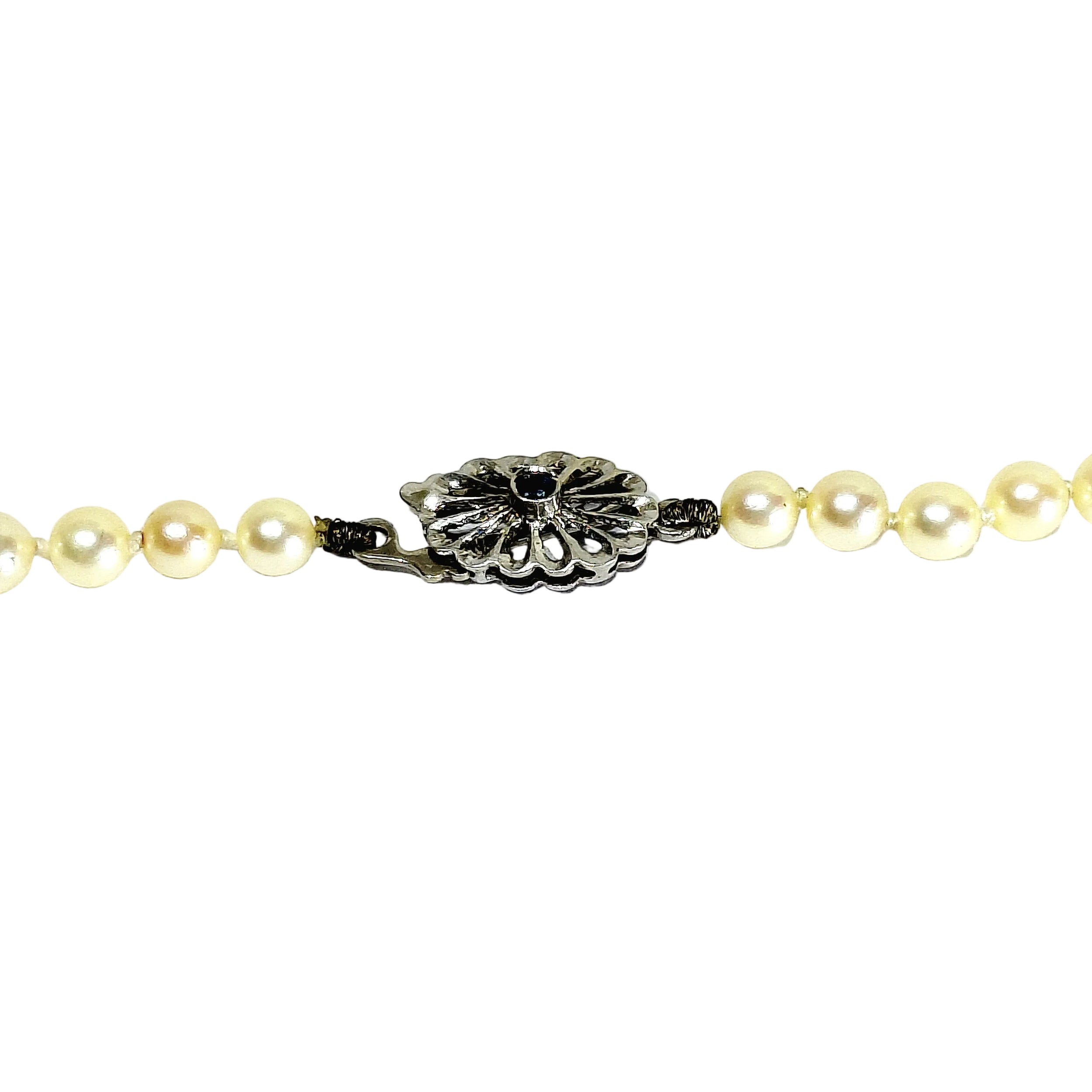 Collier Perles en or blanc et saphir