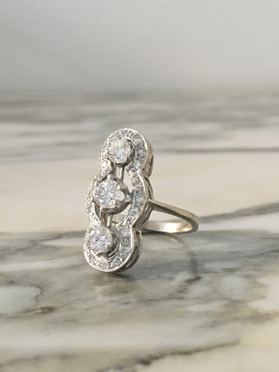 Bague en or blanc et diamants