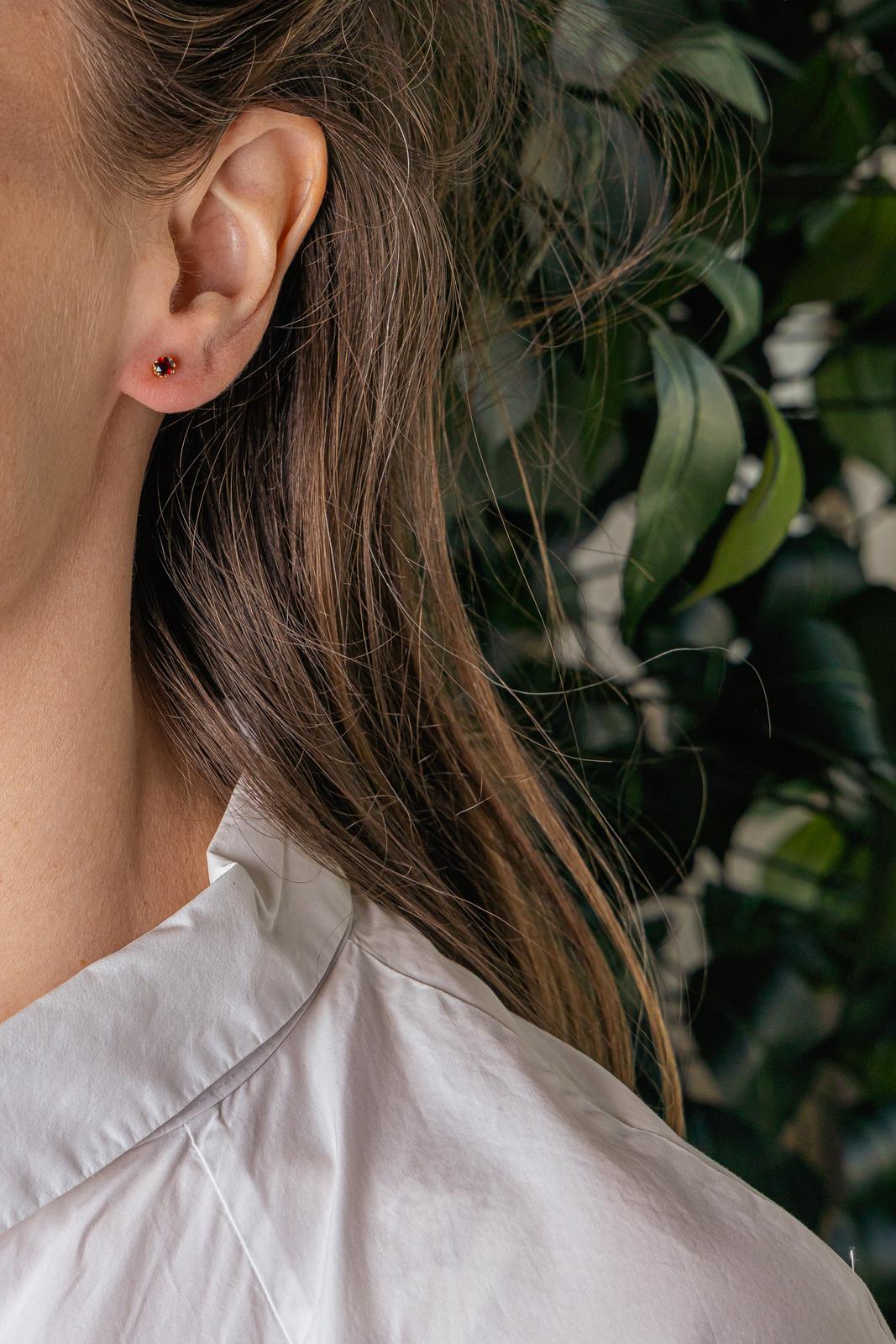 Boucles d'oreilles Puces  Or jaune  Rubis