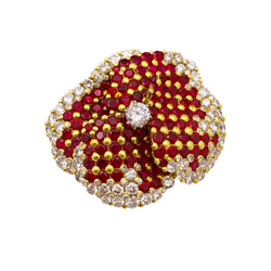 Broche Clip "Pensée" en or jaune, rubis et diamants