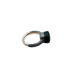 Bague POMELLATO "Nudo" en or rose, titane, obsidienne et diamants noirs