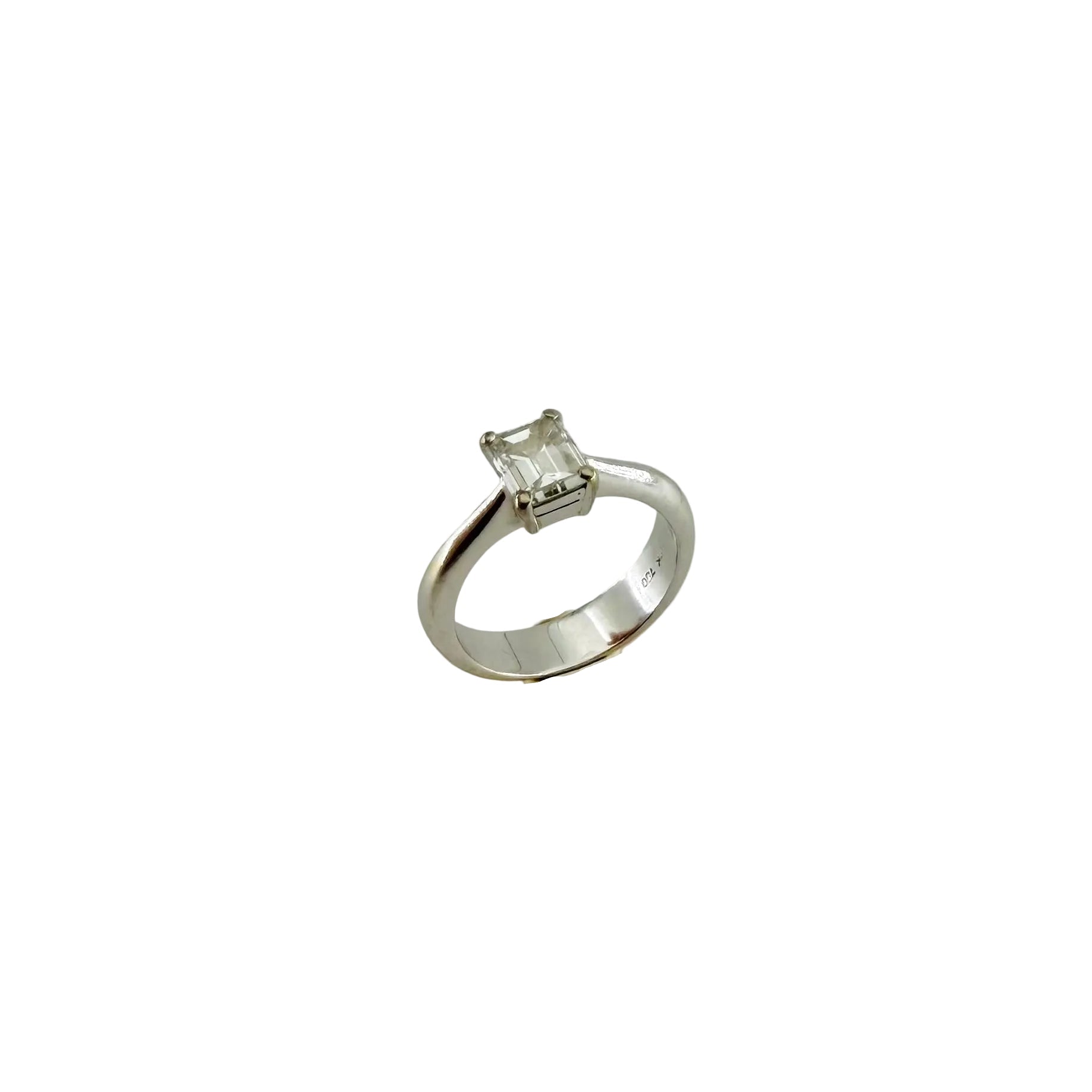 Bague Solitaire en or blanc et diamant