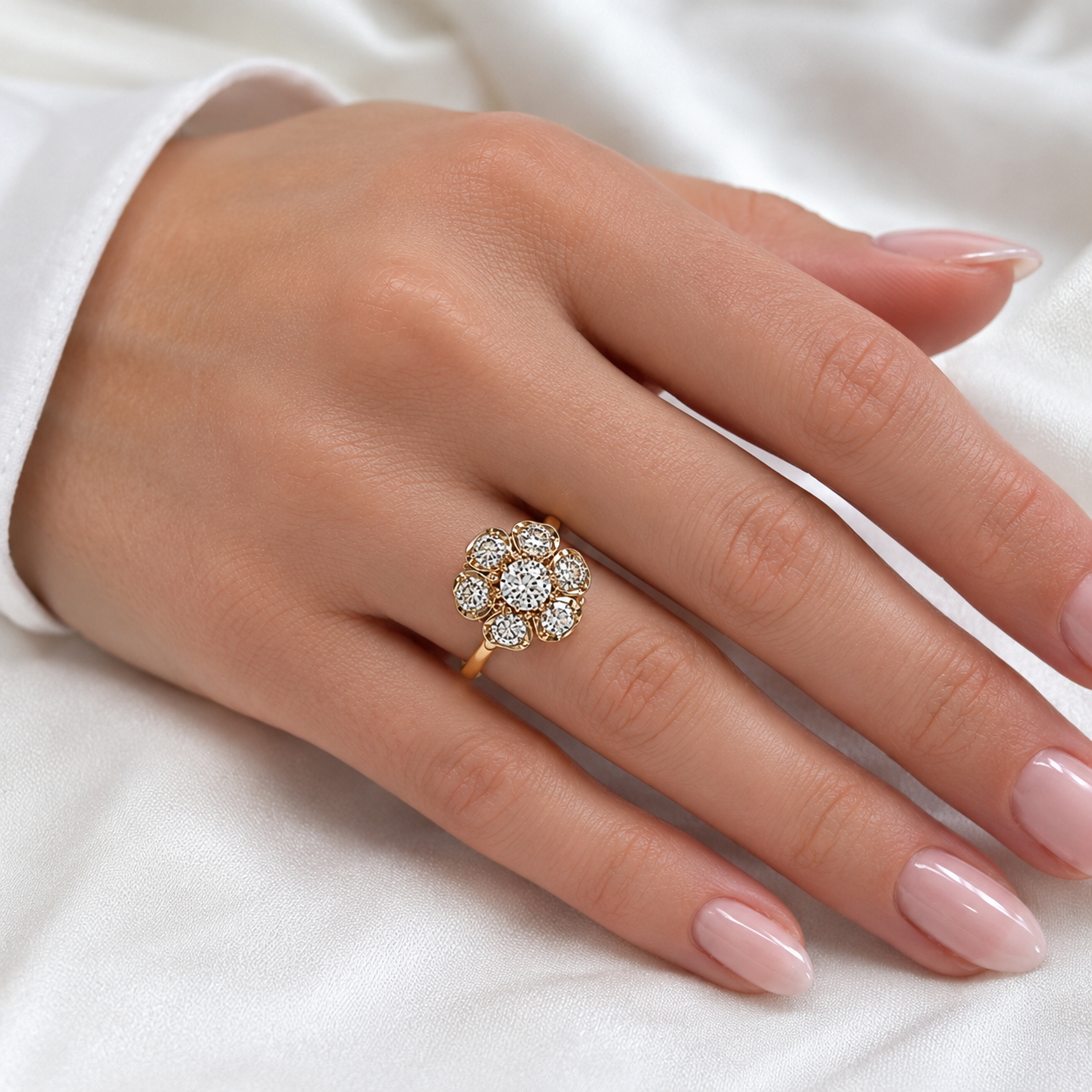Bague Marguerite en or jaune et diamants