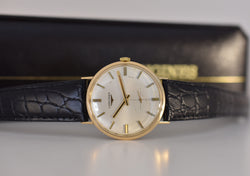 Longines "Classic Man", Calibre mécanique 420, or jaune 18 carats 750/000, Circa 1968