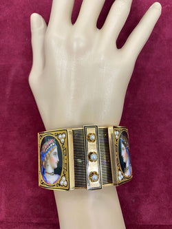 19th Century Austrian Enamel Diamonds Pearls Gold Portraits Bangle - Castafiore