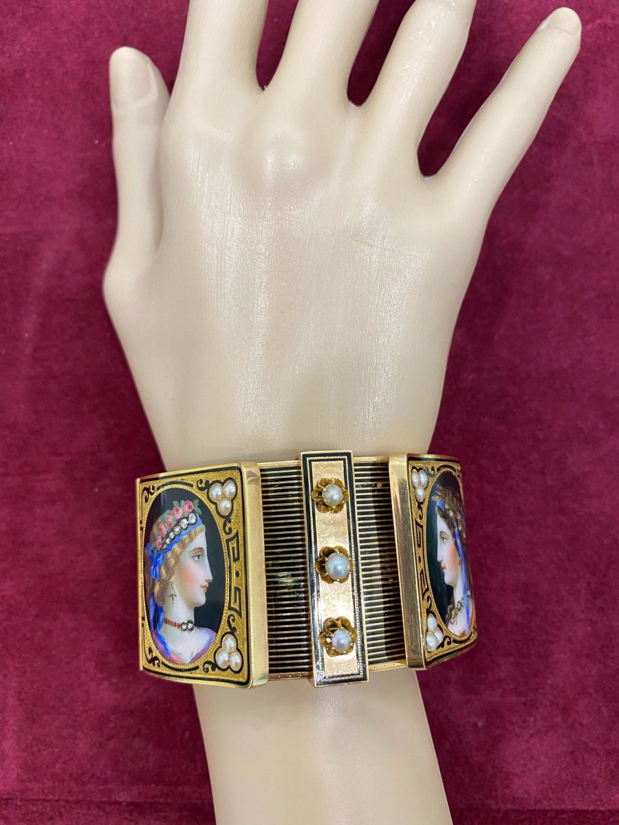 19th Century Austrian Enamel Diamonds Pearls Gold Portraits Bangle - Castafiore