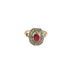 Bague en or jaune, rubis et diamants