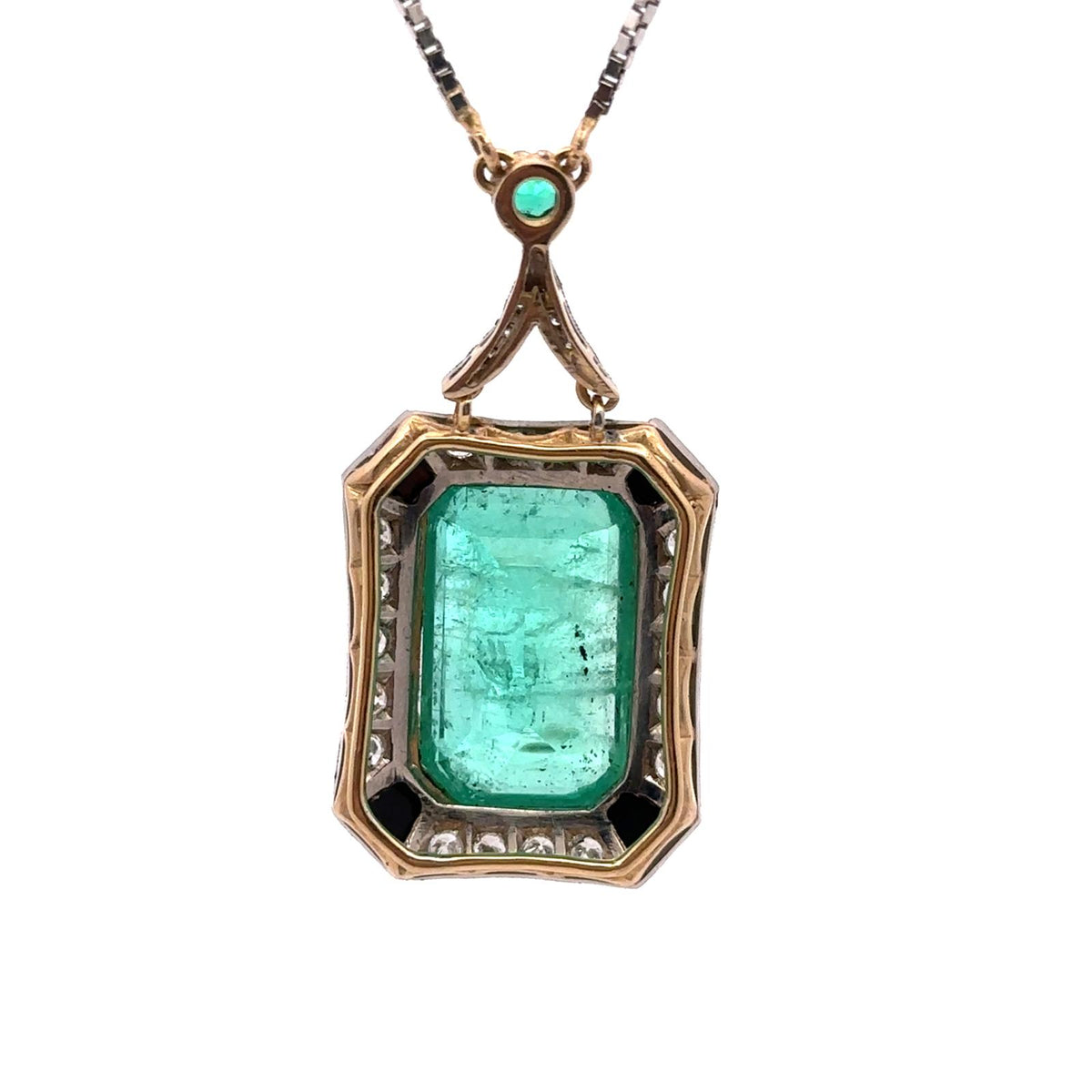 Collier Pendentif en or blanc, or jaune, platine, émeraude et diamants