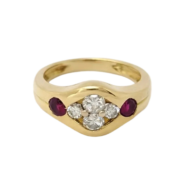 Bague en or jaune, rubis et diamants