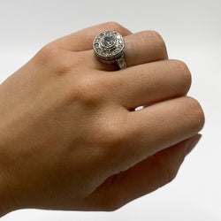 Bague Entourage en or blanc et diamants