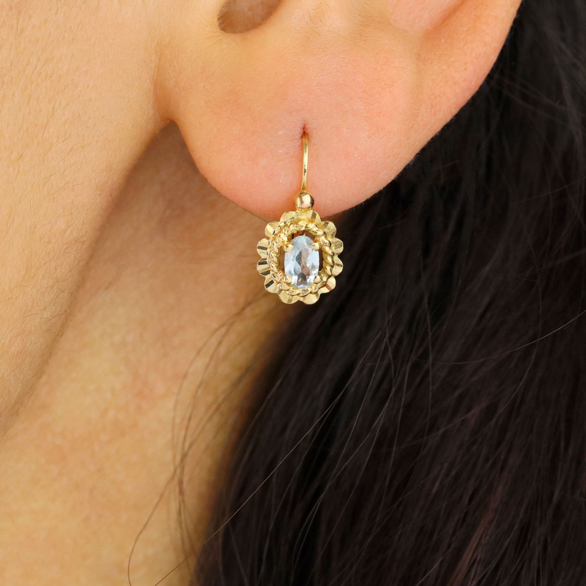 Mono boucle d'oreille Dormeuse en or jaune et aigue-marine
