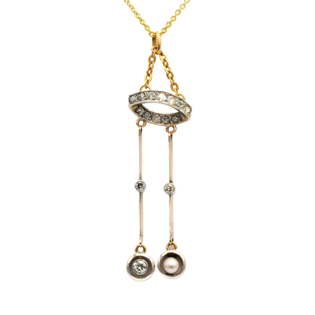 Pendentif en or jaune, perle et diamants
