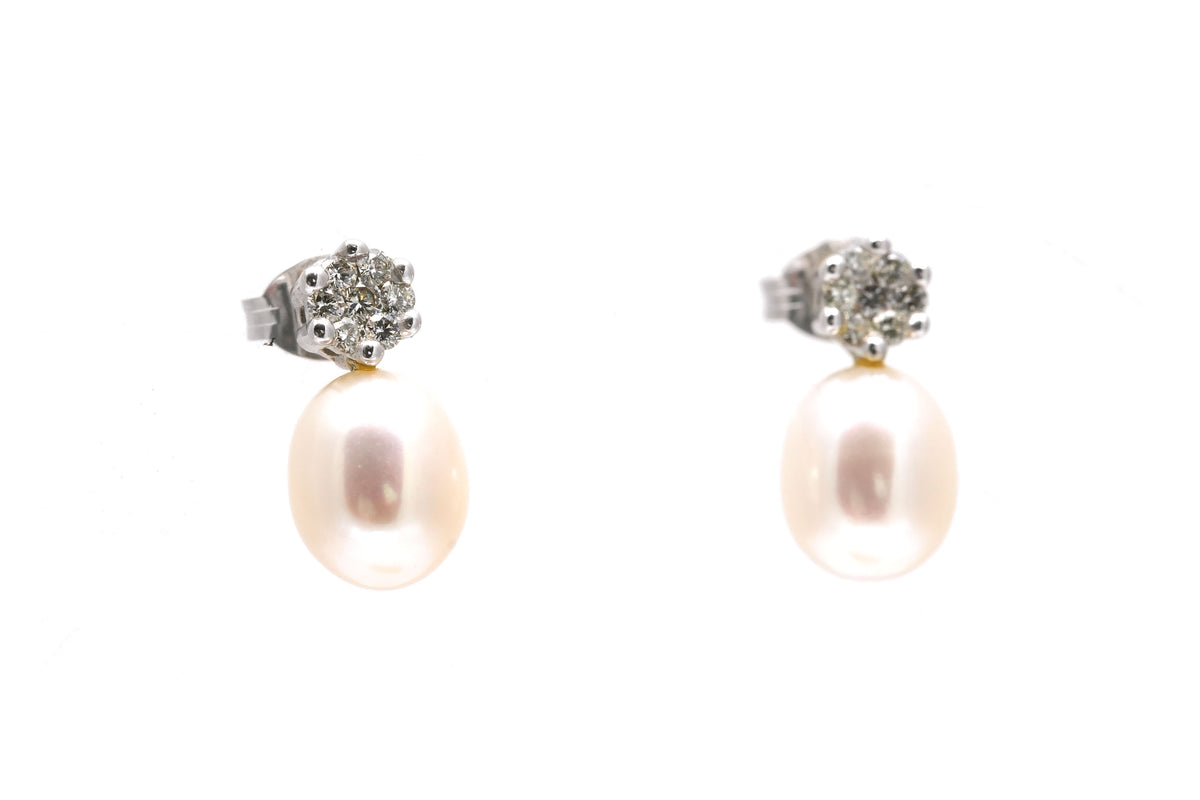 Boucles d'oreilles Puces en or blanc, perles et diamants