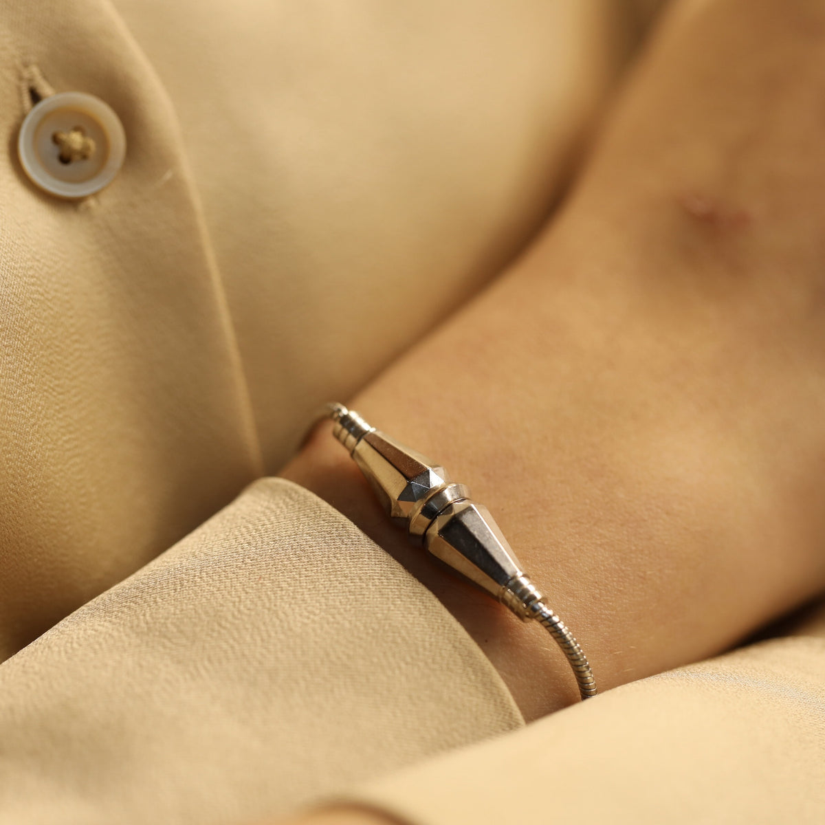 Bracelet Souple BOUCHERON "Jack 1" en or blanc