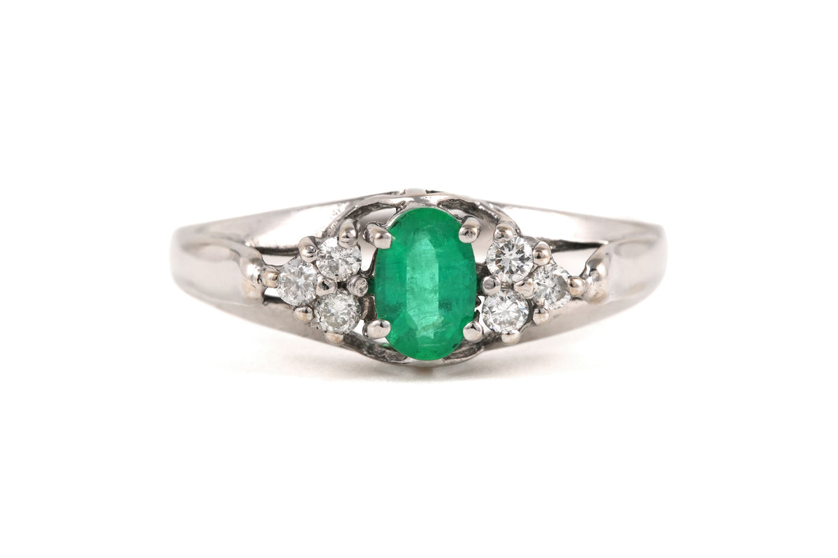 Bague Trilogie en or blanc, émeraude et diamants