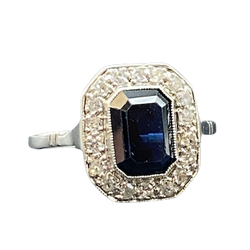 Bague Entourage en platine, saphir et diamants
