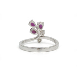 Bague en or blanc, diamants et rubis