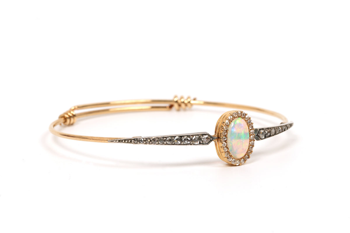 Bracelet Jonc en or jaune, opale et diamants