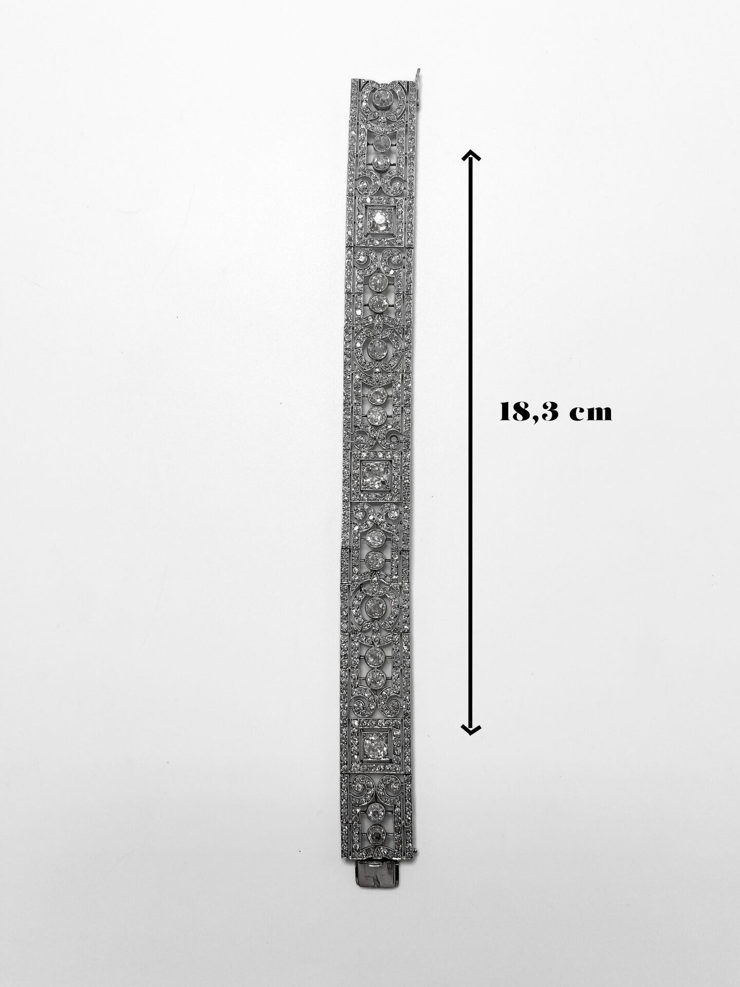 BRACELET ARTICULÉ ART DECO PALTINE ET DIAMANTS ENV. 12,50 CTS (T.18)