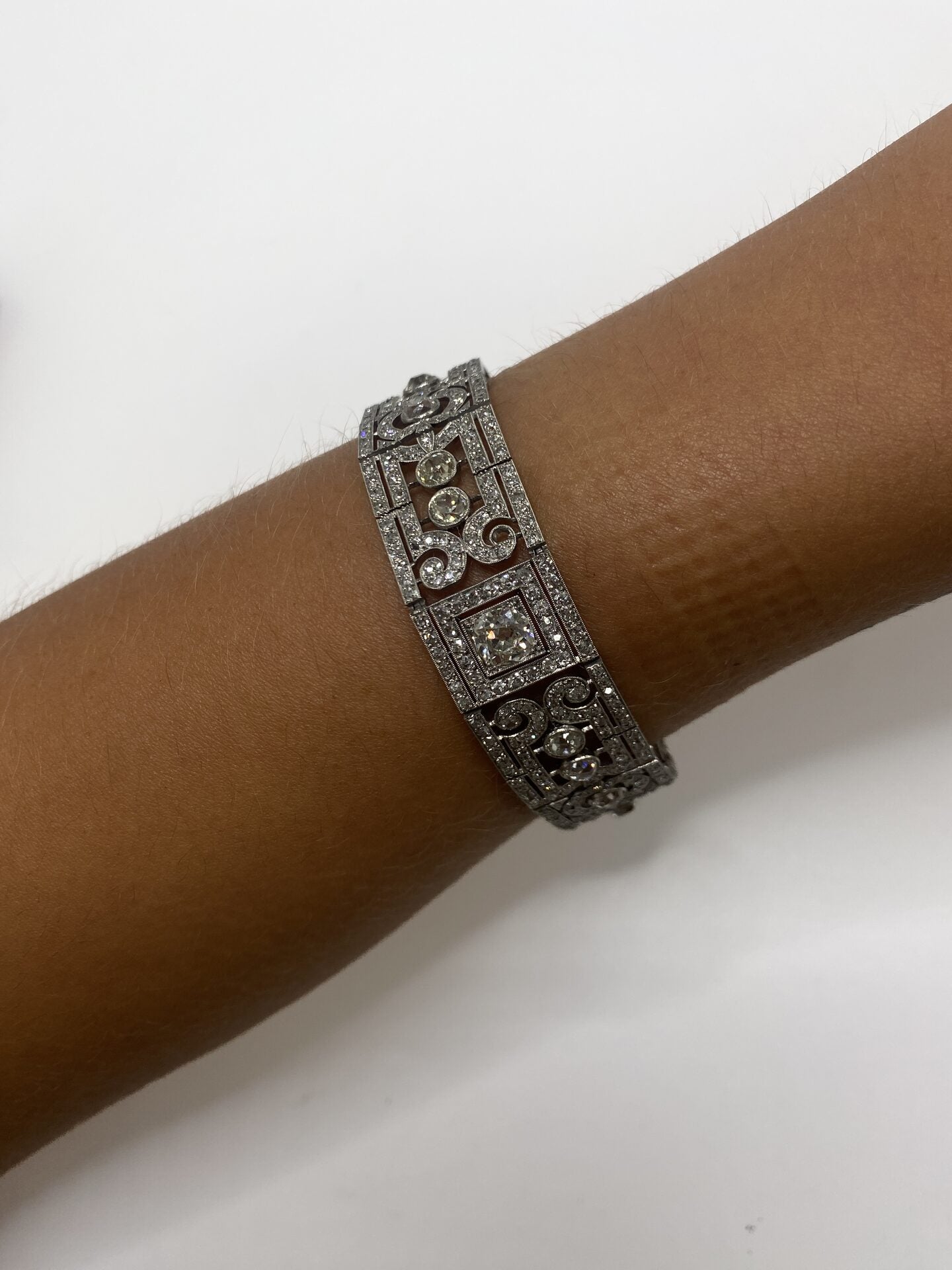 BRACELET ARTICULÉ ART DECO PALTINE ET DIAMANTS ENV. 12,50 CTS (T.18)