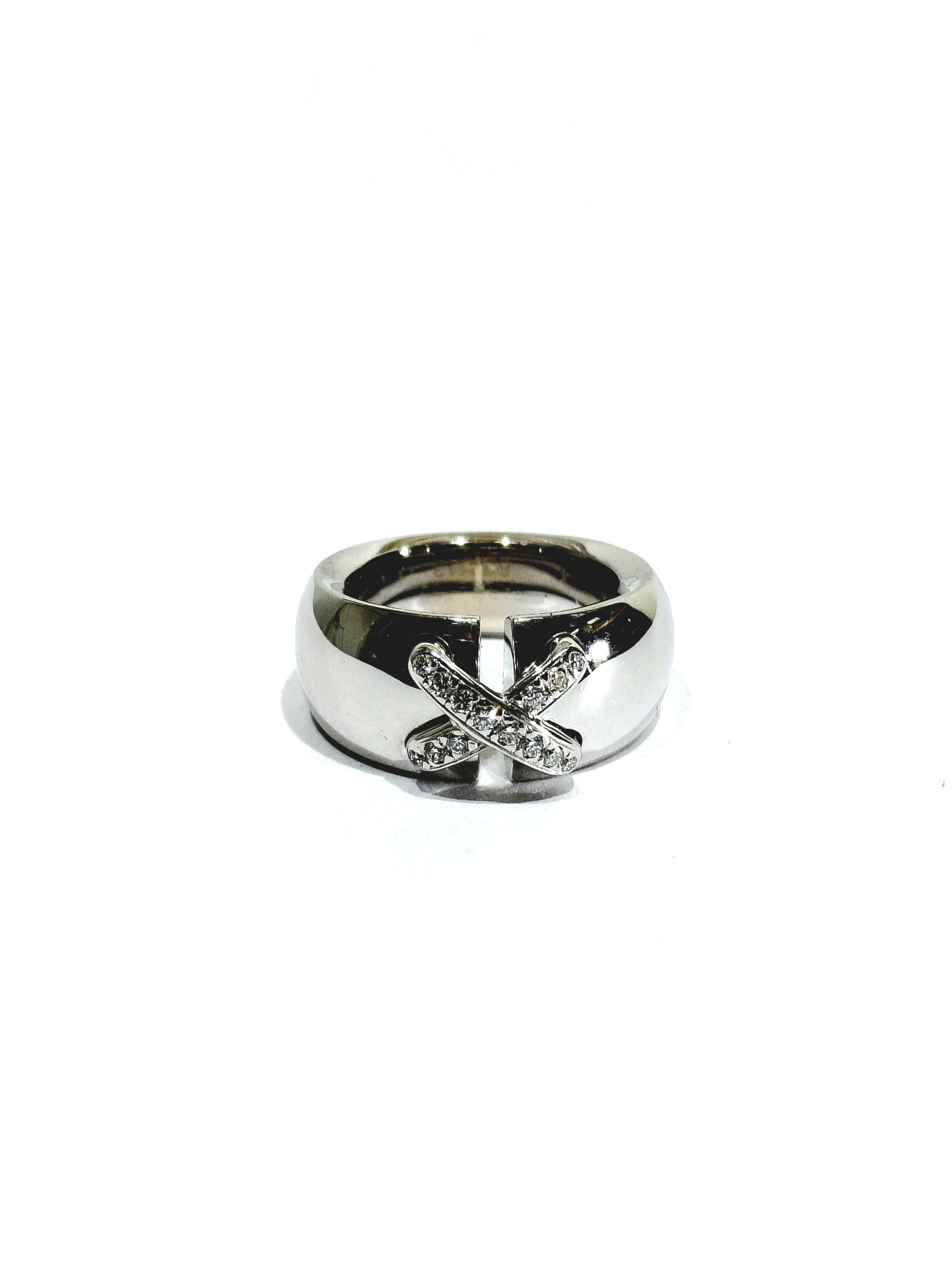 Bague CHAUMET en or blanc et diamants