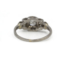 Bague Art Déco en platine et diamants