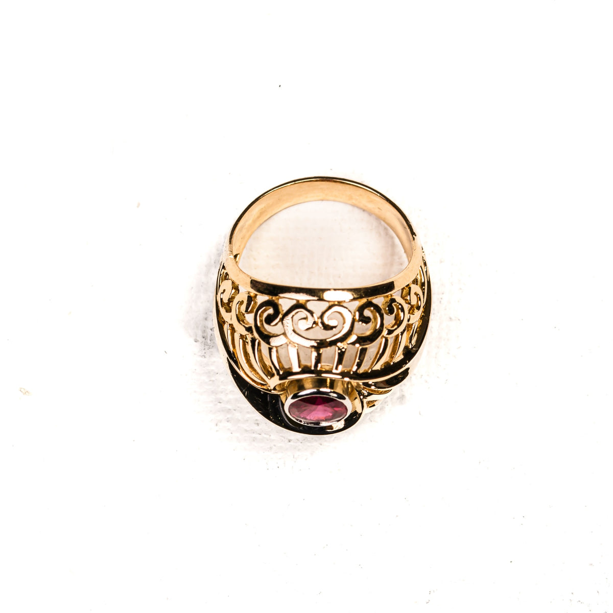 Bague Dôme ren or rose, platine et rubis