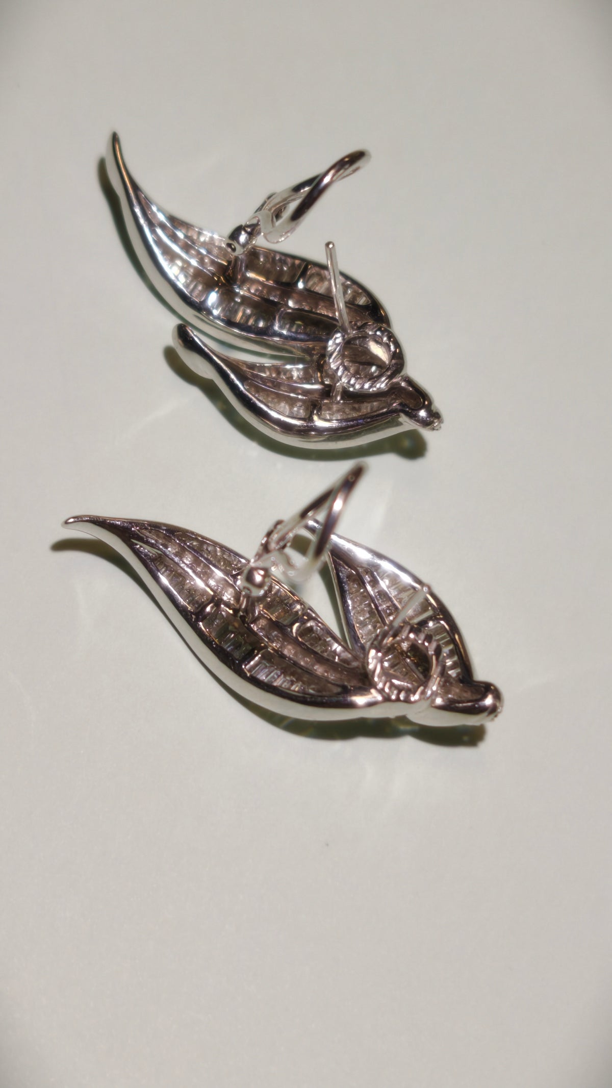 Boucles d'oreilles Clips en or blanc, platine et diamants