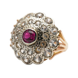 Bague Dôme en or jaune, argent, rubis et saphirs