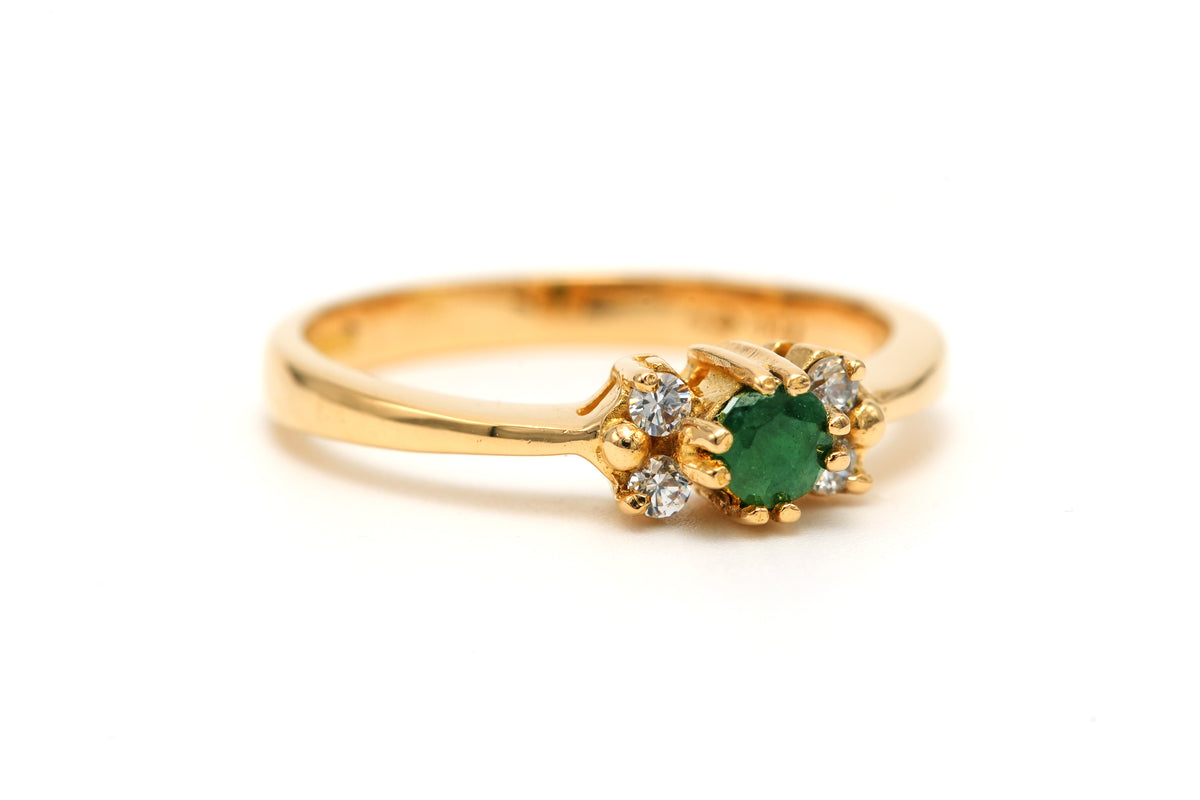 Bague Trilogie en or jaune, émeraude et diamants