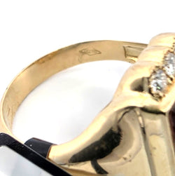 Bague Chevalière en or jaune, cornaline et diamants