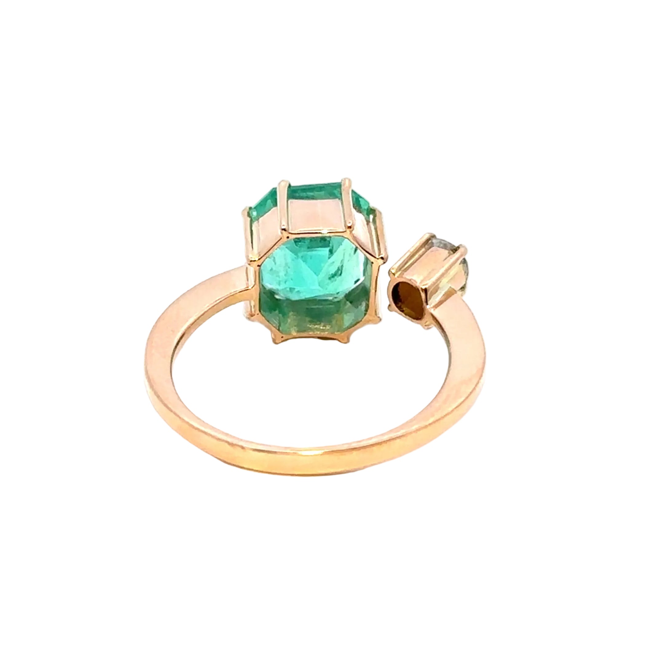 Bague Solitaire en or jaune, émeraude et diamants