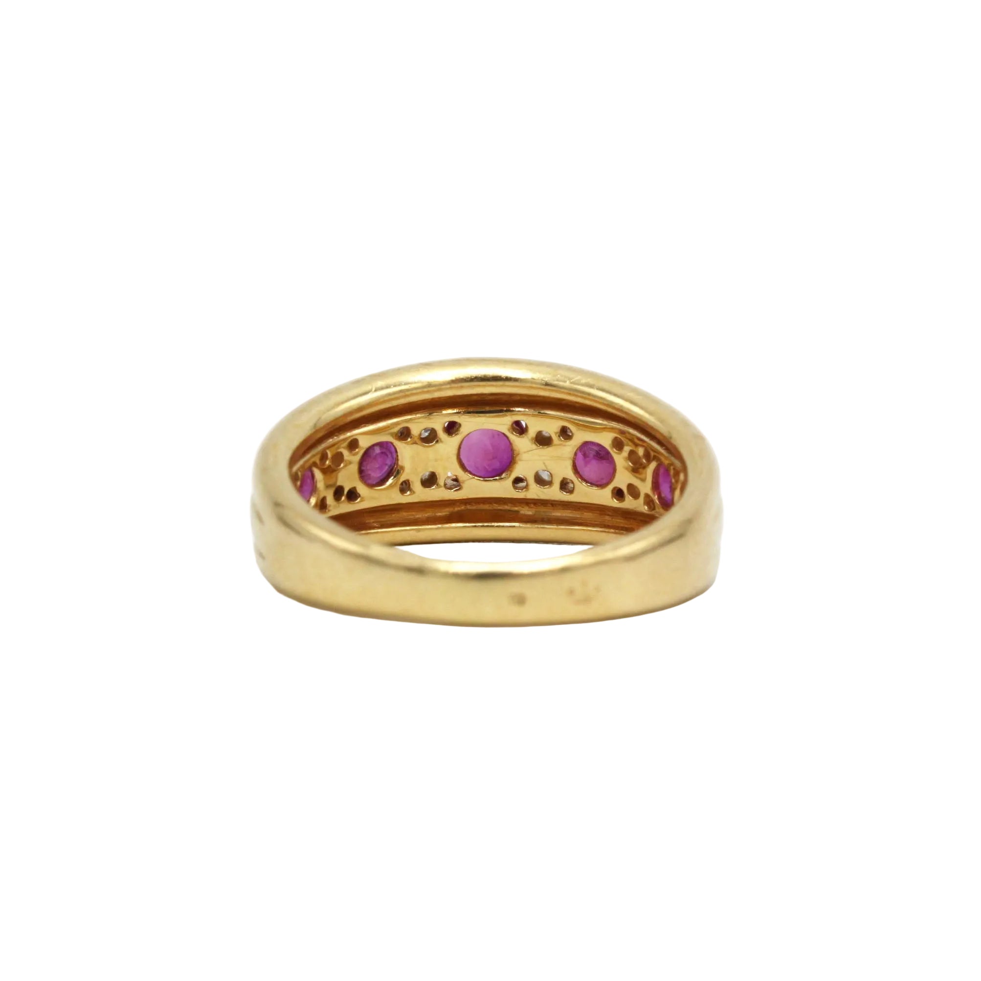 Bague Bandeau en or jaune, rubis et diamants